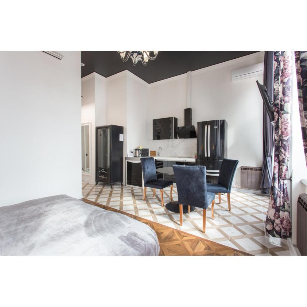 Apartment In The Heart Of The Charkiw